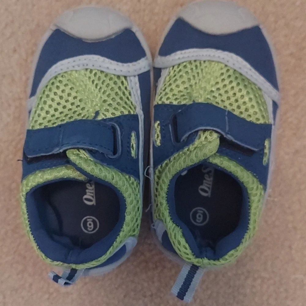 2 pairs Baby Water Shoes - blue pink green - size 6